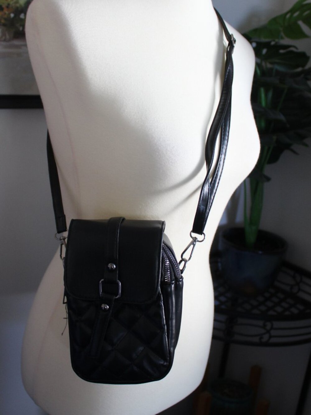 Black Quilted Crossbody Bag Small Purse with Strap